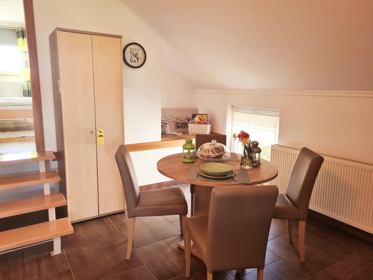 Apartment Marin Огулин Екстериор снимка