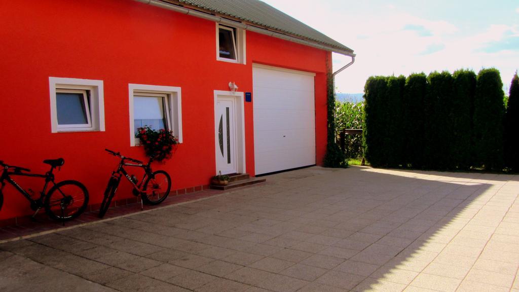 Apartment Marin Огулин Екстериор снимка